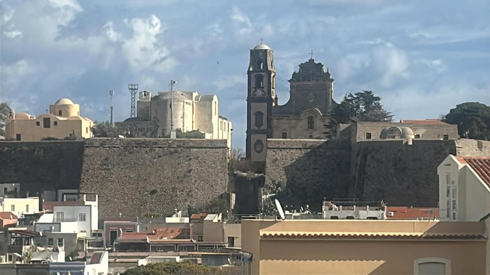Appartamenti Il Ventaglio Lipari  Eksteriør billede